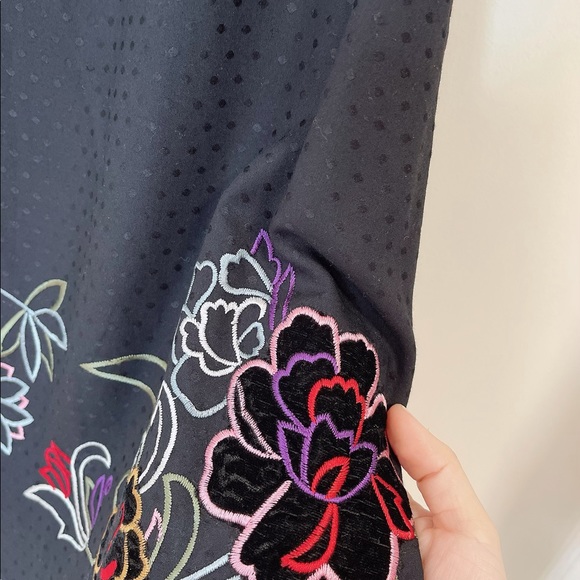 Embroiled off shoulder dress - Picture 3 of 7